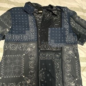 Northface aloha vented shirt